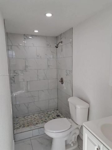 511 NW 62nd Ave, Miami, FL 33126