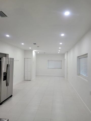 511 NW 62nd Ave, Miami, FL 33126