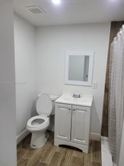 511 NW 62nd Ave, Miami, FL 33126