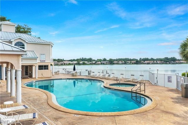 2861 Citrus Lake DR L201, Naples, FL 34109