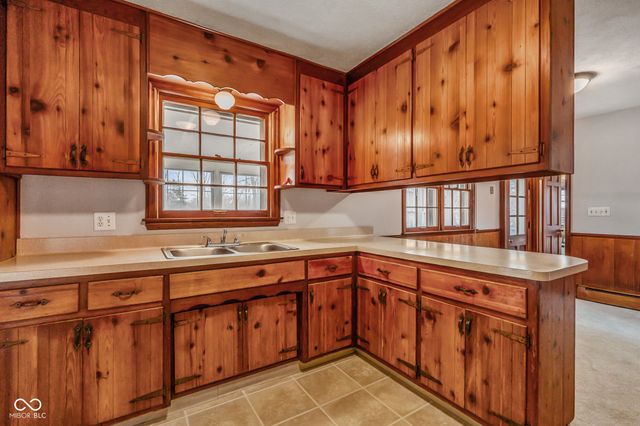 2215 Albany Street, Beech Grove, IN 46107