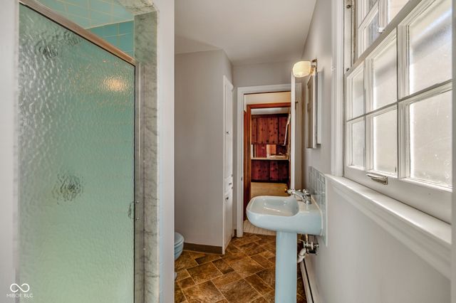 2215 Albany Street, Beech Grove, IN 46107