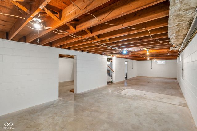 2215 Albany Street, Beech Grove, IN 46107