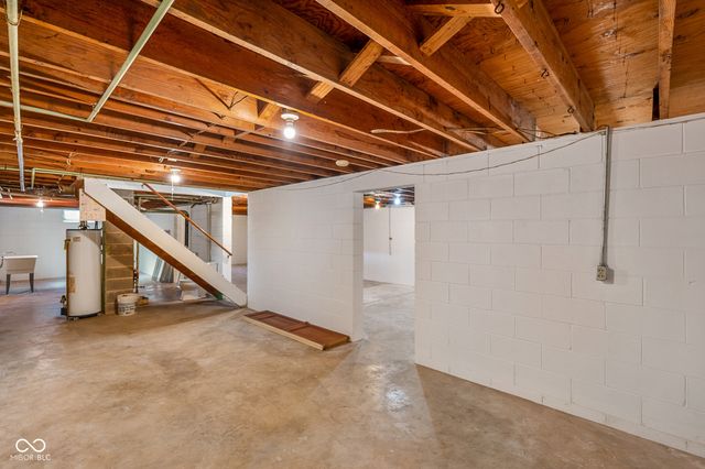 2215 Albany Street, Beech Grove, IN 46107