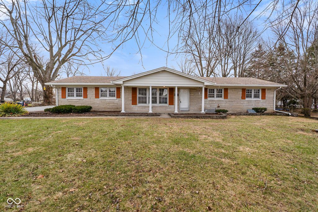 2215 Albany Street, Beech Grove, IN 46107