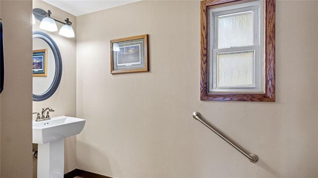 3701 E Clairemont Avenue, Eau Claire, WI 54701