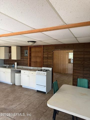 986 STATE ROAD 20, Interlachen, FL 32148