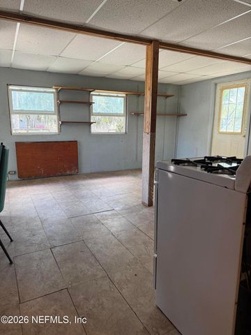 986 STATE ROAD 20, Interlachen, FL 32148