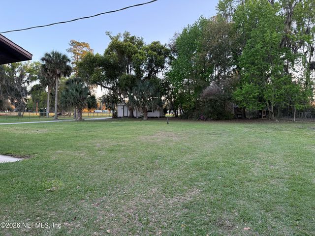 986 STATE ROAD 20, Interlachen, FL 32148