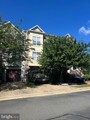 9002 FALCON GLEN CT, Bristow, VA 20136