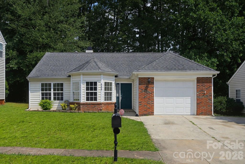 6408 Spanish Moss Lane, Charlotte, NC 28262
