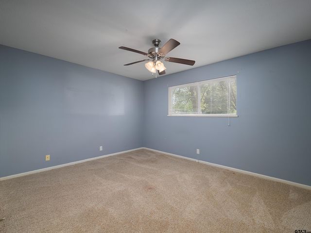 300 Robert E Lee Dr, Tyler, TX 75703