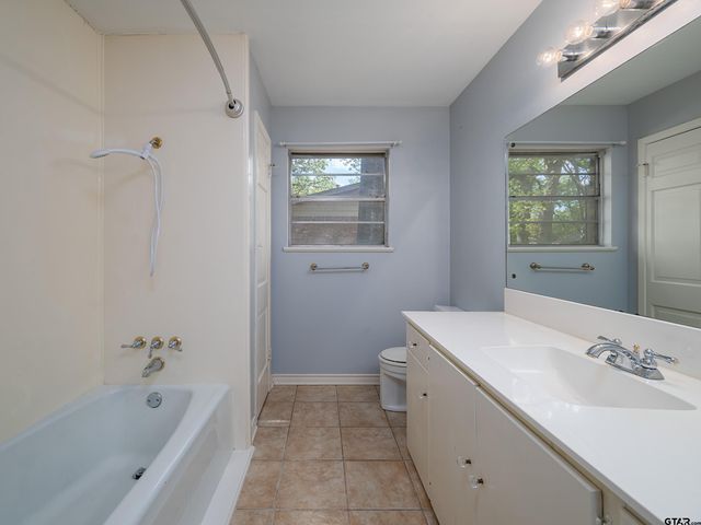 300 Robert E Lee Dr, Tyler, TX 75703