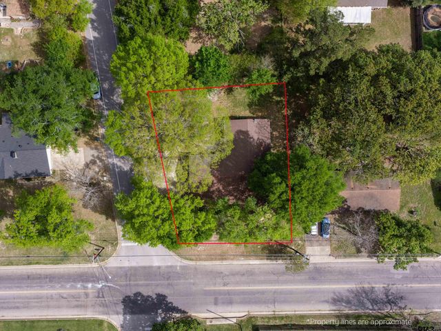 300 Robert E Lee Dr, Tyler, TX 75703