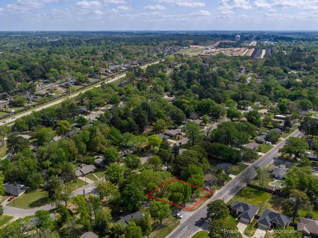 300 Robert E Lee Dr, Tyler, TX 75703