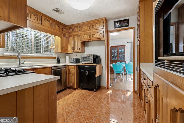 134 Hidden Valley Road, Fayetteville, GA 30214