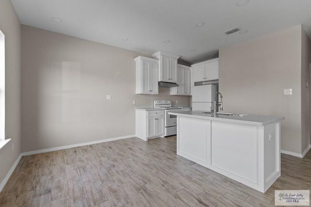 2425 N Valley Circle Circle, La Feria, TX 78559