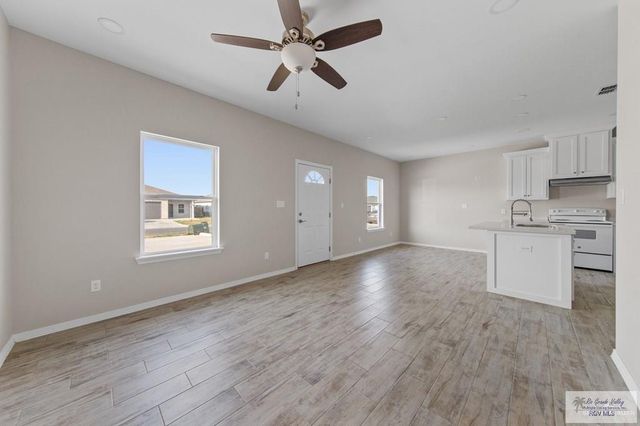 2425 N Valley Circle Circle, La Feria, TX 78559
