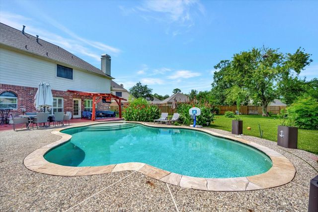 3602 Garrettsville Drive, Pearland, TX 77584