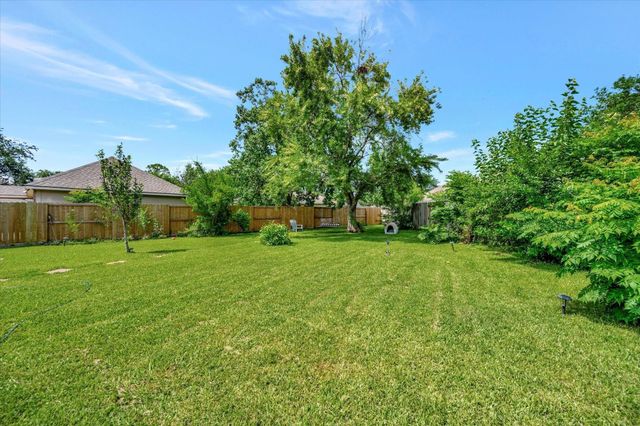 3602 Garrettsville Drive, Pearland, TX 77584