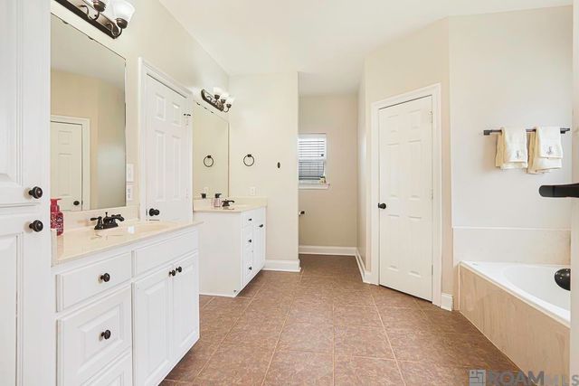 41131 Lakeway Cove Ave, Gonzales, LA 70737