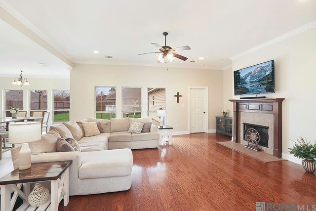 41131 Lakeway Cove Ave, Gonzales, LA 70737