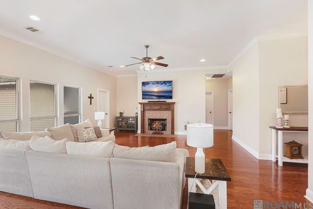 41131 Lakeway Cove Ave, Gonzales, LA 70737