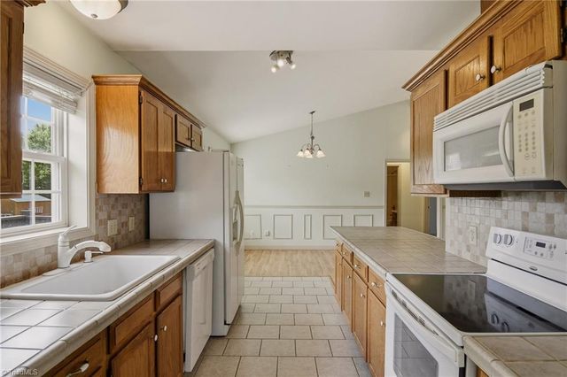 108 Mccleskey Drive, Yadkinville, NC 27055
