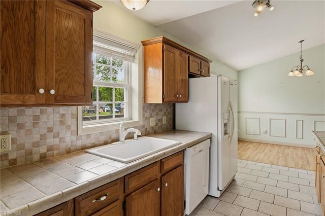 108 Mccleskey Drive, Yadkinville, NC 27055