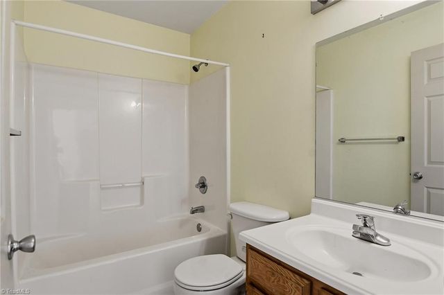 108 Mccleskey Drive, Yadkinville, NC 27055