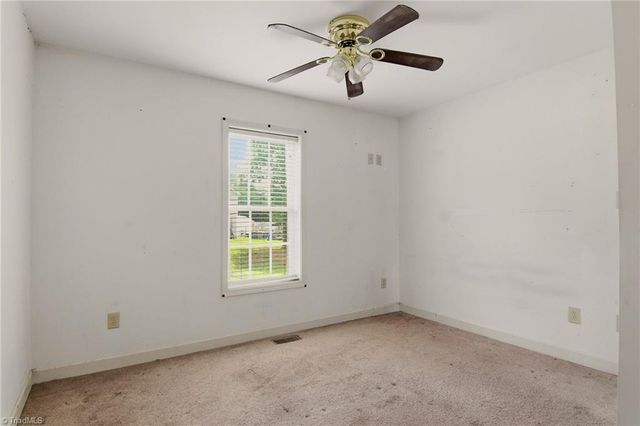 108 Mccleskey Drive, Yadkinville, NC 27055