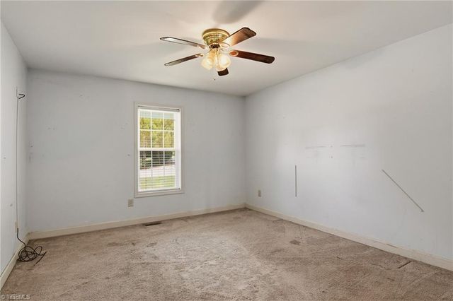 108 Mccleskey Drive, Yadkinville, NC 27055