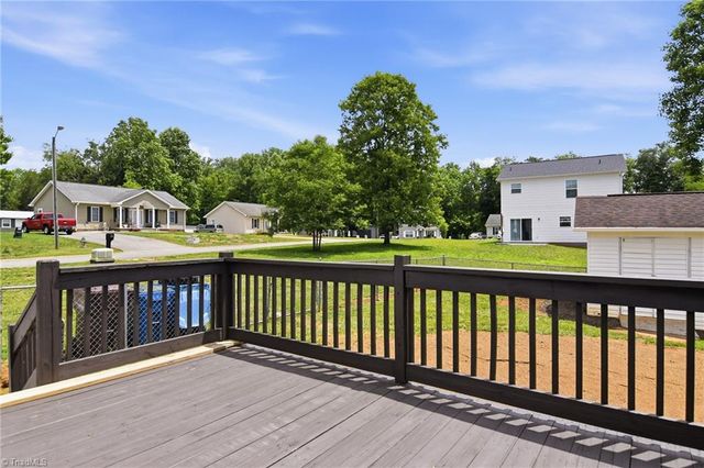 108 Mccleskey Drive, Yadkinville, NC 27055