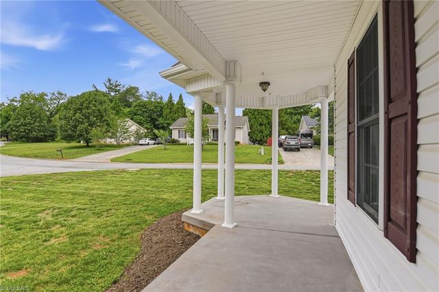 108 Mccleskey Drive, Yadkinville, NC 27055