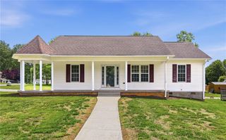 108 Mccleskey Drive, Yadkinville, NC 27055