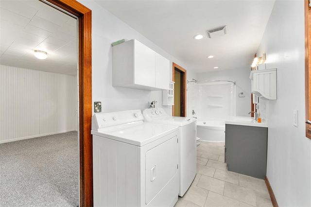 1558 E Madison Street, Eau Claire, WI 54703