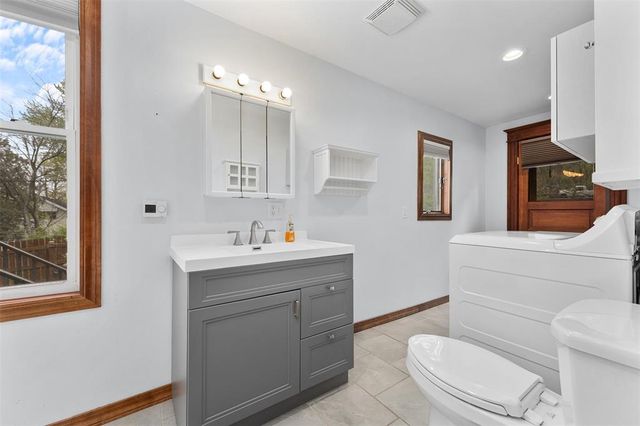 1558 E Madison Street, Eau Claire, WI 54703