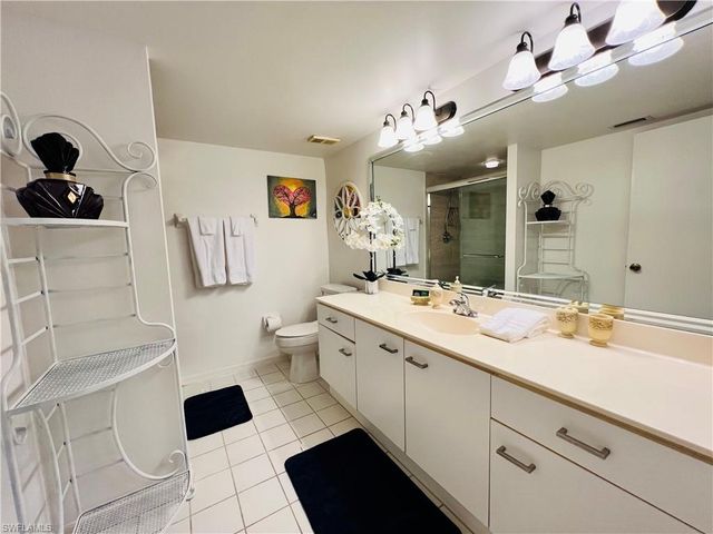 7719 Jewel LN 103, Naples, FL 34109