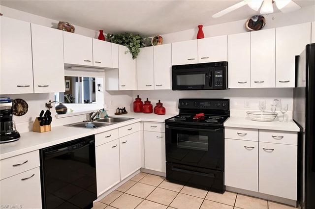 7719 Jewel LN 103, Naples, FL 34109