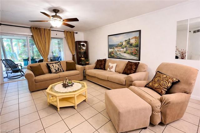 7719 Jewel LN 103, Naples, FL 34109