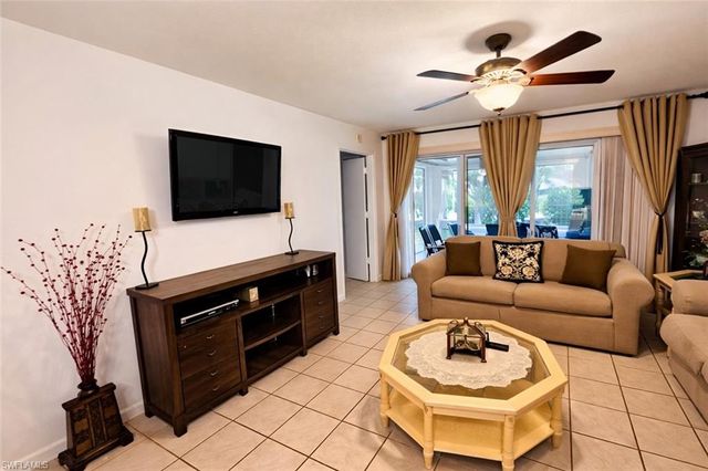 7719 Jewel LN 103, Naples, FL 34109