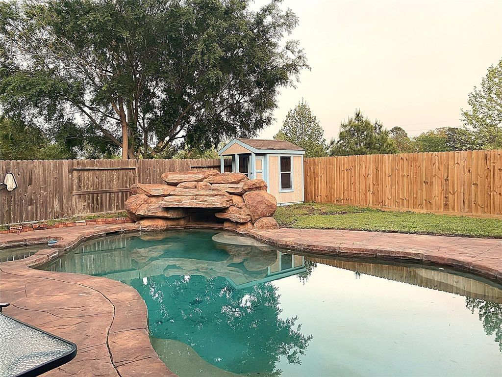 7710 Misty Fern Court, Houston, TX 77095