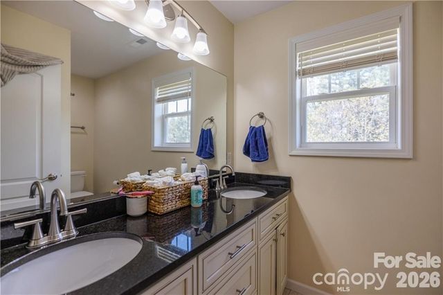 101 Towne Place, Clyde, NC 28721