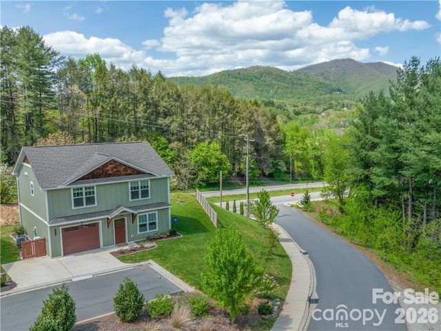 101 Towne Place, Clyde, NC 28721