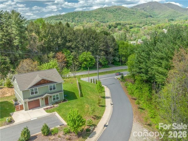 101 Towne Place, Clyde, NC 28721
