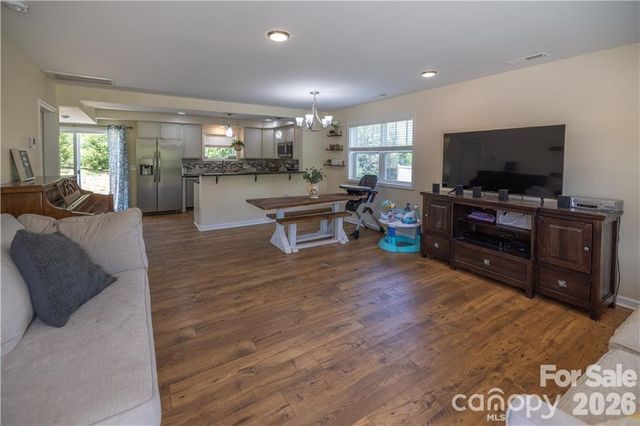 101 Towne Place, Clyde, NC 28721