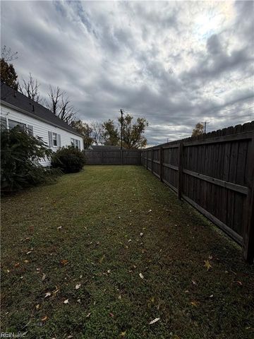 3328 Candlewood DR, Hampton, VA 23666