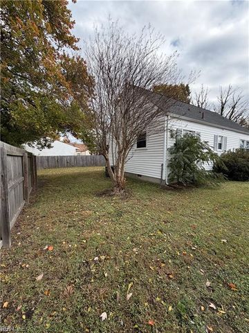 3328 Candlewood DR, Hampton, VA 23666