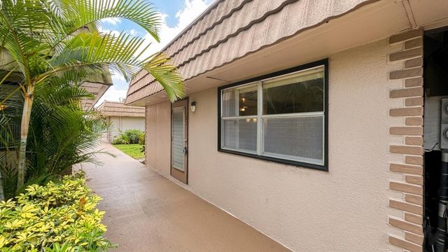220 Seville J, Delray Beach, FL 33446