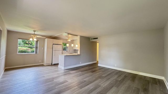 220 Seville J, Delray Beach, FL 33446